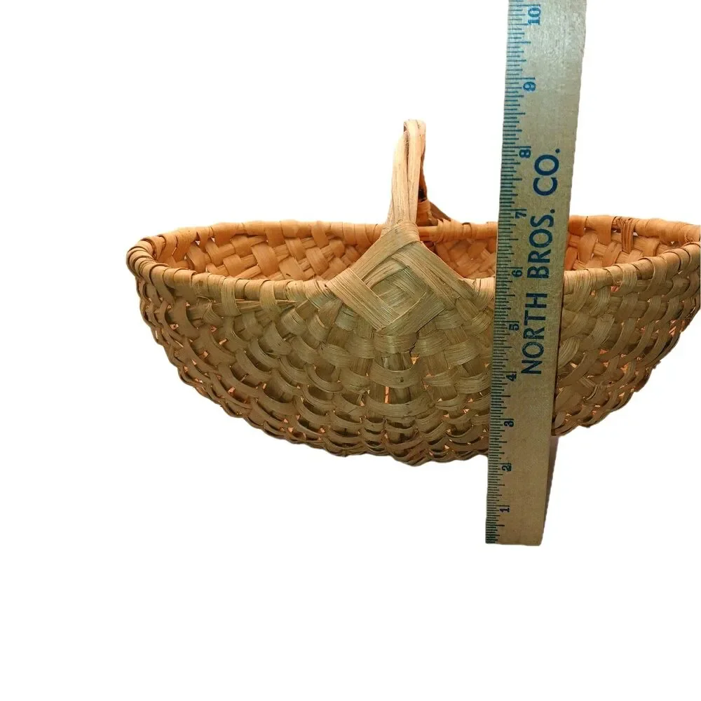 Southern Style Buttocks Basket Woven Twisted Handle Egg Gathering Beige 14x8.5x8